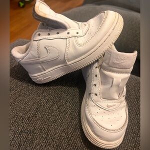 Pre~loved Nike Kids All-White Sneakers